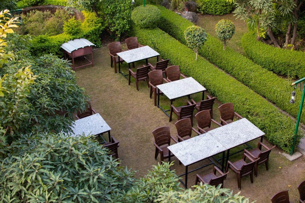Mvt Guesthouse & Restaurant ริชิเคช ภายนอก รูปภาพ